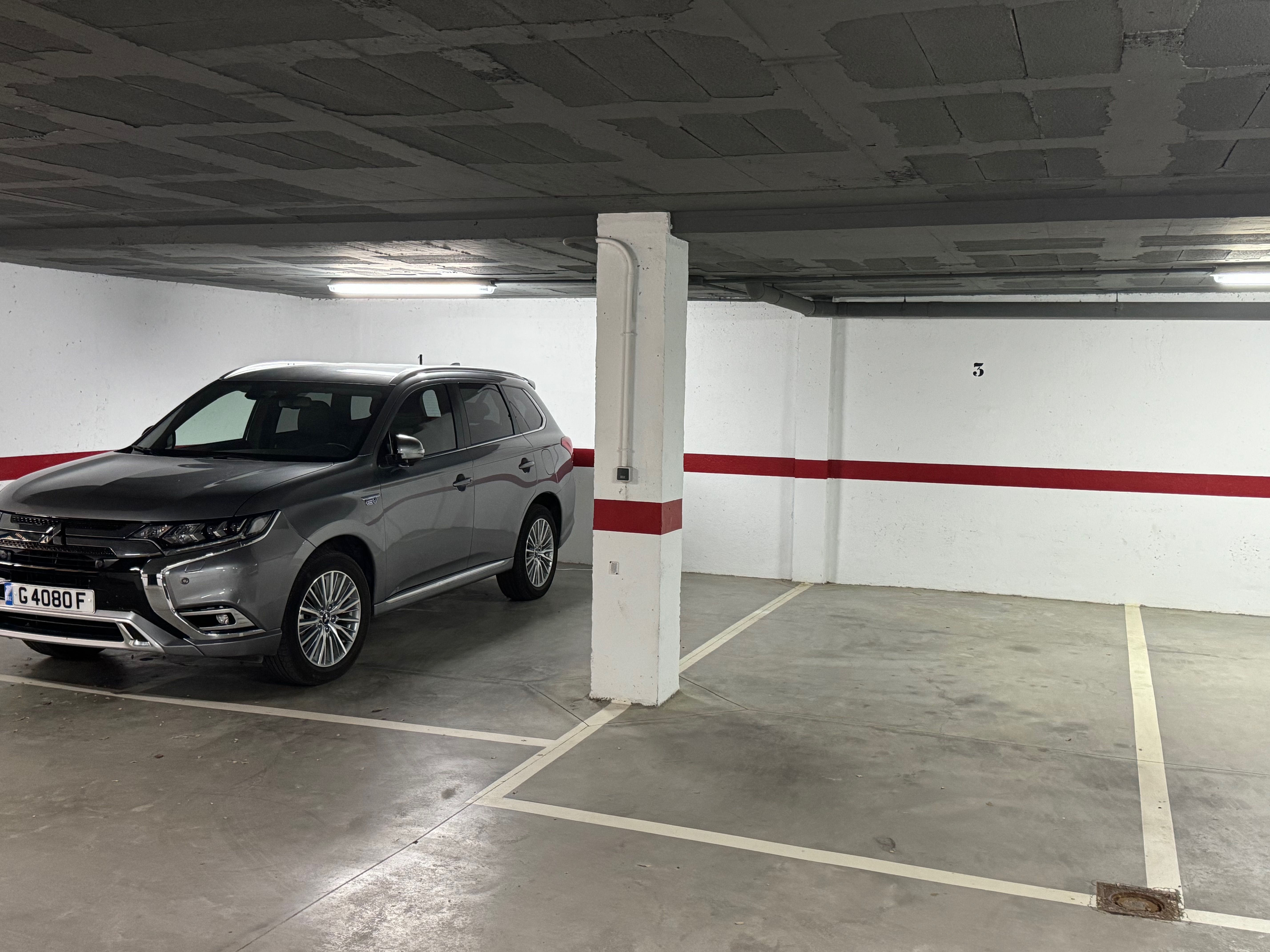 Mitsubishi MITSUBISHI OUTLANDER ESTATE 2.4 PHEV 5h 5dr Auto (September 2018 - June 2019) 2019 5 doors 5 seats Petrol Automatic