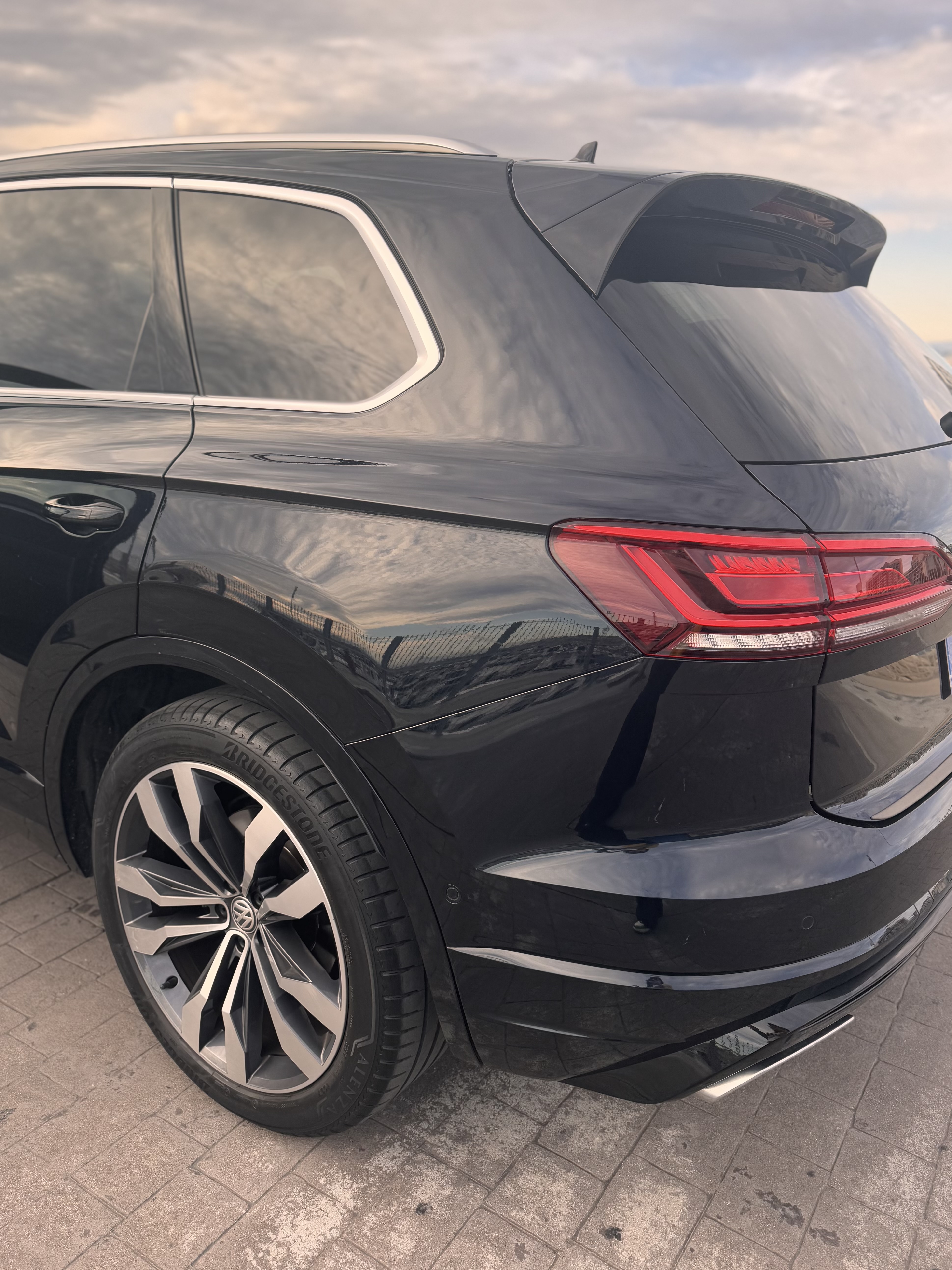 Volkswagen Touareg 2019 5 doors 5 seats Diesel Automatic